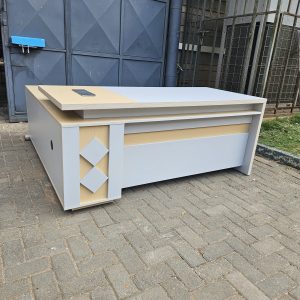 1.8M Executive office Desk